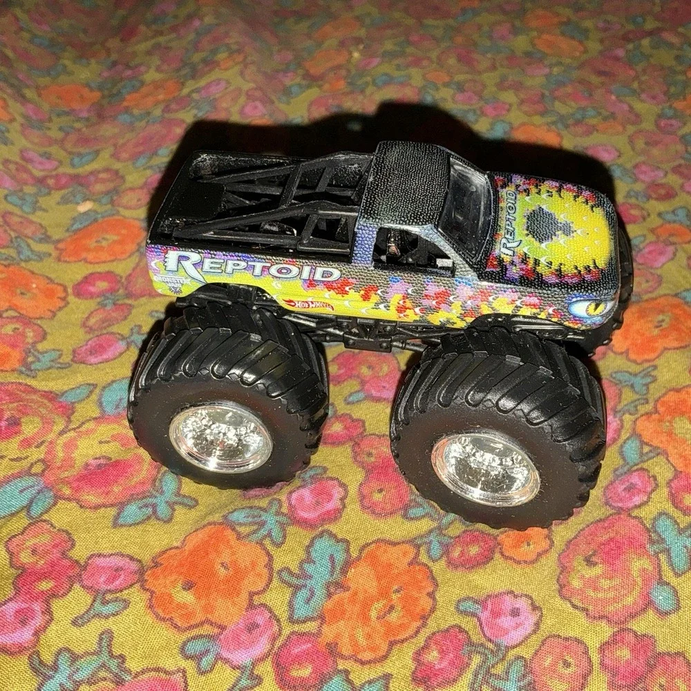 2004 Hot Wheels Monster Jam REPTOID Pickup Truck METAL Diecast 1:64